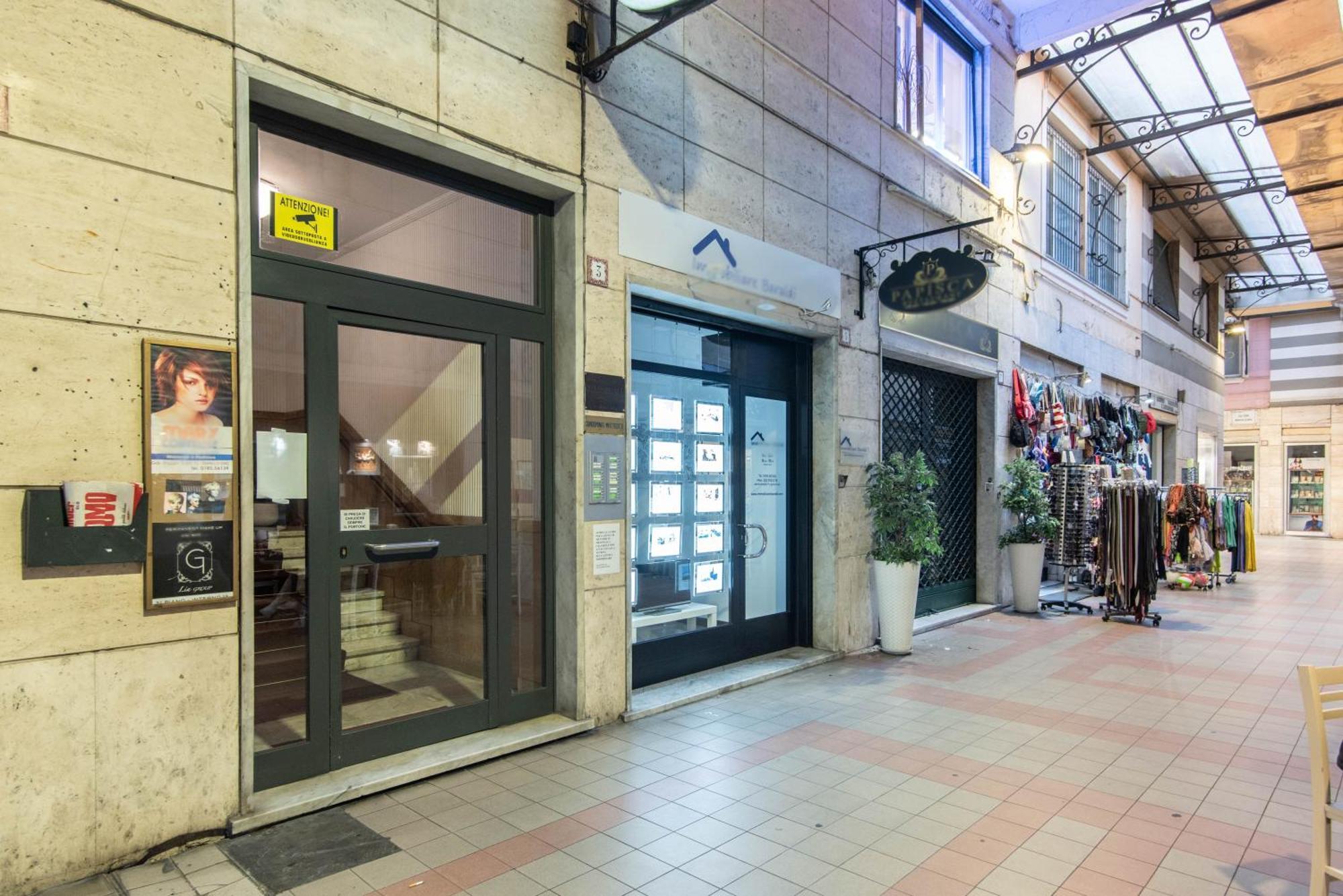 Im International 1 - Galleria Raggio 3/9 Rapallo Exteriör bild